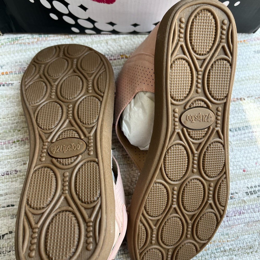 2 Lips Too Peach Sandals Size 8 - Picture 3 of 3